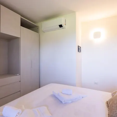 Sunset View 포르투로톤도